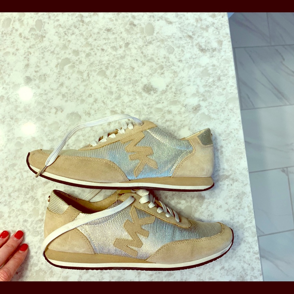 👟👟👟Michael Kors Gold Metallic Sneakers 👟 👟👟